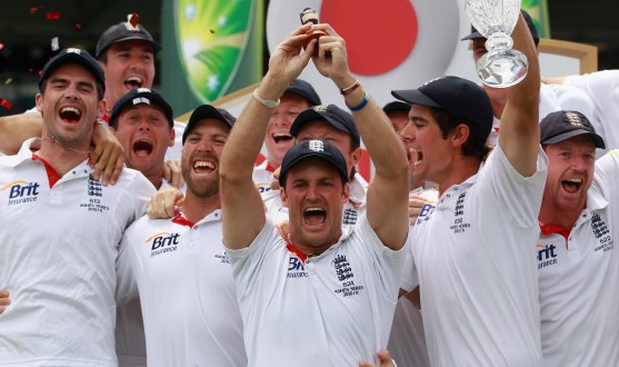 andrew_strauss_announcement_557